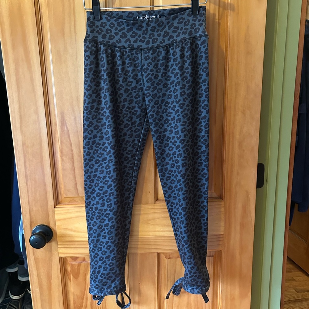 Simply Southern Blue Leopard‎ Print Tie-Ankle Pants